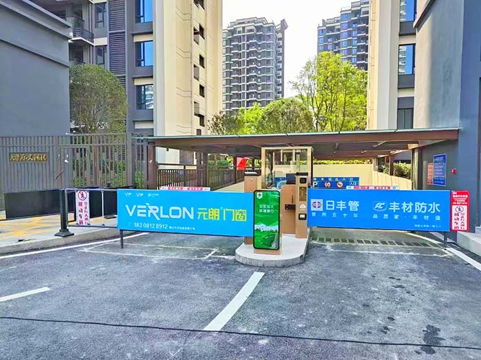 小區卡布燈箱廣告道閘