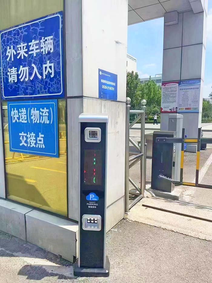 學校大門車牌識別系統