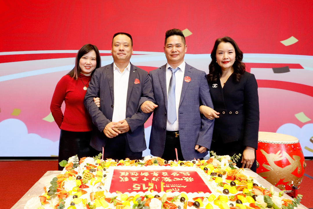 安快肖董夫妻、陳總夫妻合影留念