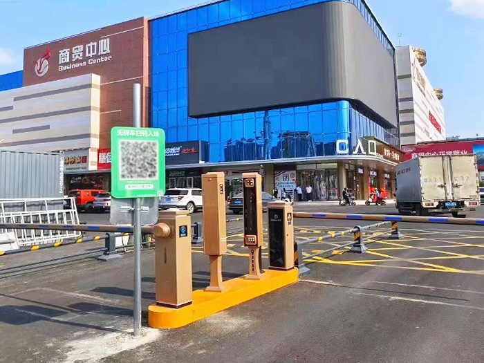 某商貿中心采用 “安快” 車牌識別系統