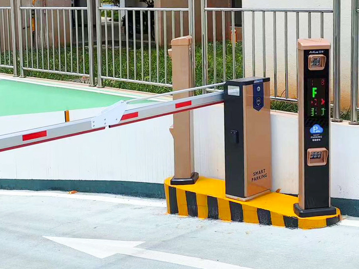 某小區停車場采用 “安快” 一進一出直桿道閘