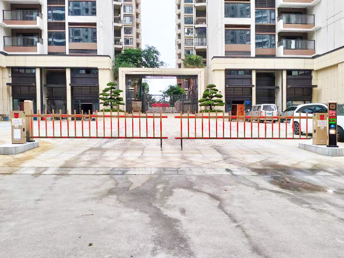 某小區(qū)采用 “安快” 車牌識(shí)別系統(tǒng)