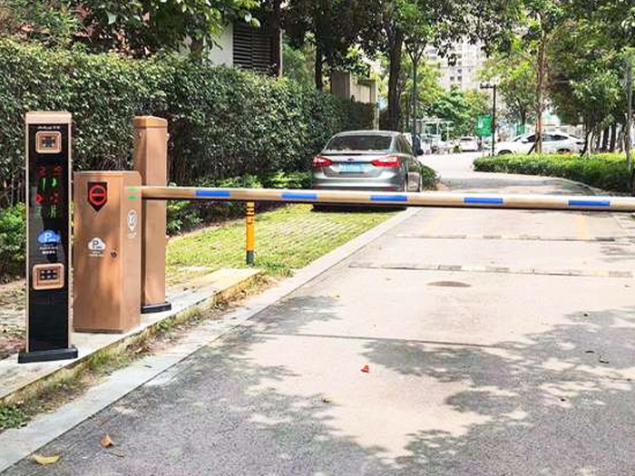 某小區采用 “安快” 同進同出直桿道閘